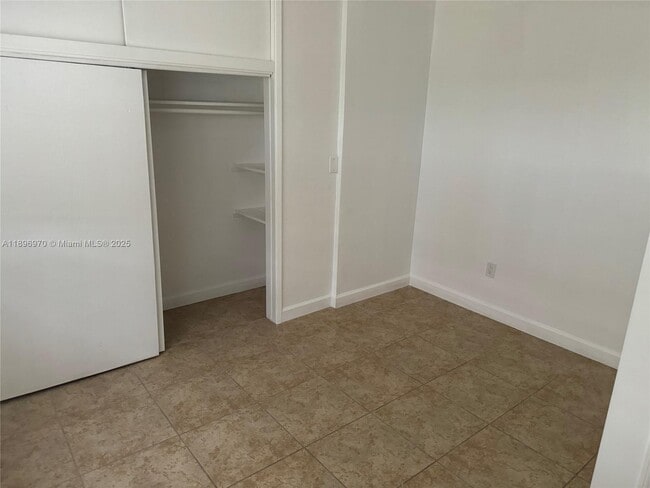 Foto del edificio - $1,875MONTHLY;2029 PIERCE ST #3 HOLLYWOOD, FL