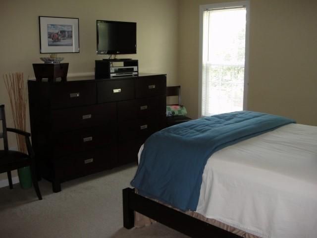 Master Bedroom - 173 Bellhaven Dr