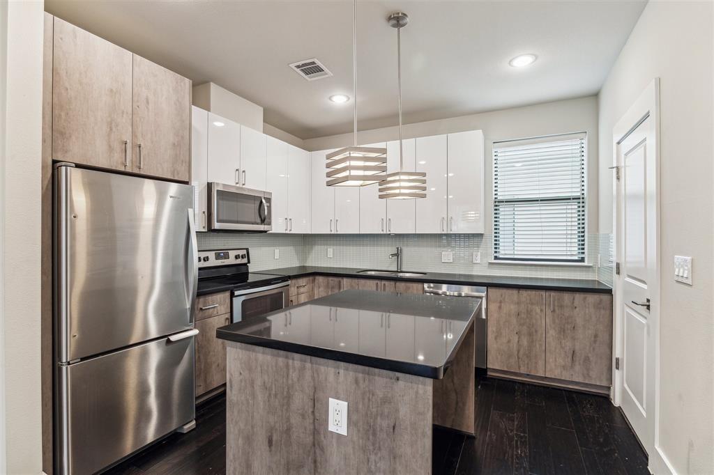 Foto principal - 2401 Crawford St