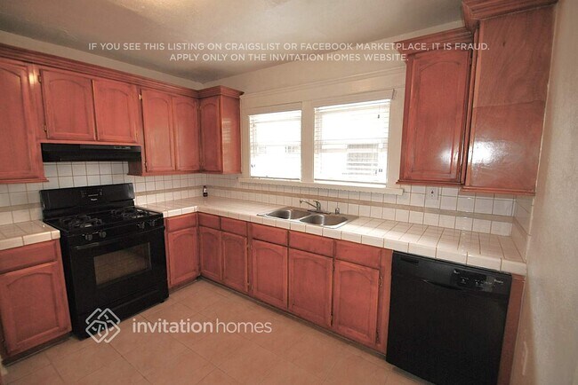 Foto del edificio - 1613 W 49th St