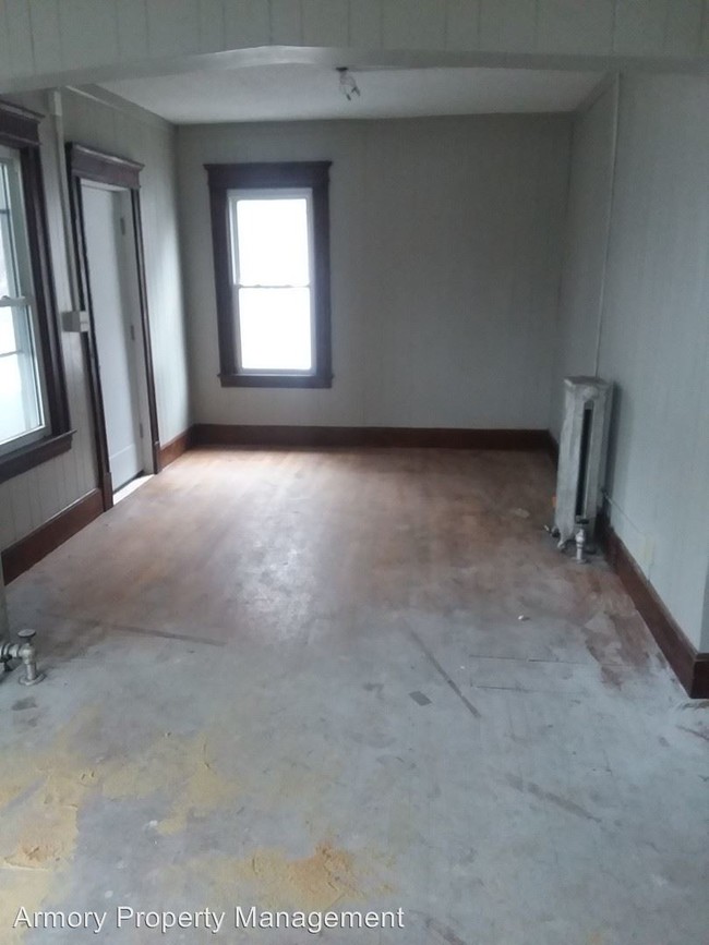 Building Photo - 19 Kimberly Ave