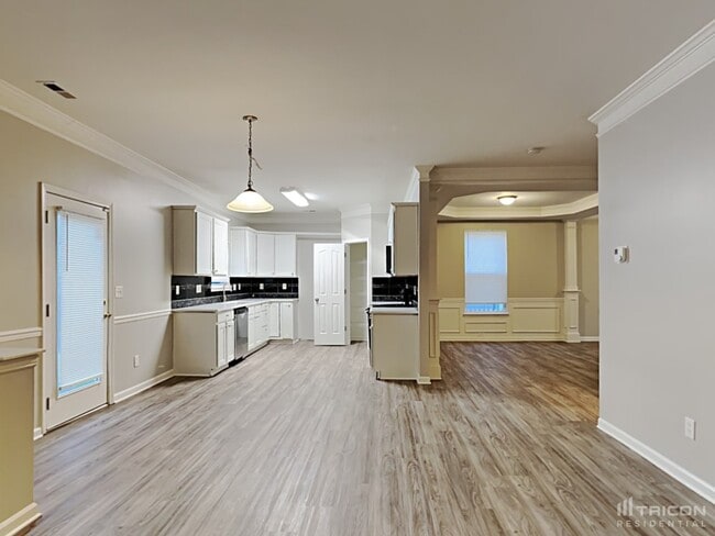 Building Photo - 7909 Bushy Creek Dr