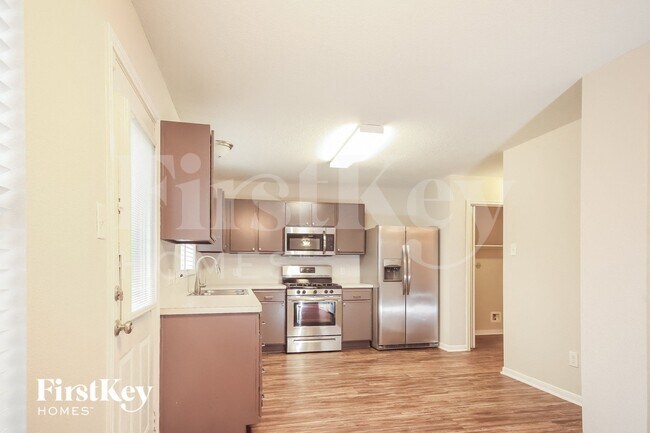 Foto del edificio - 7223 Foxcrest Ln