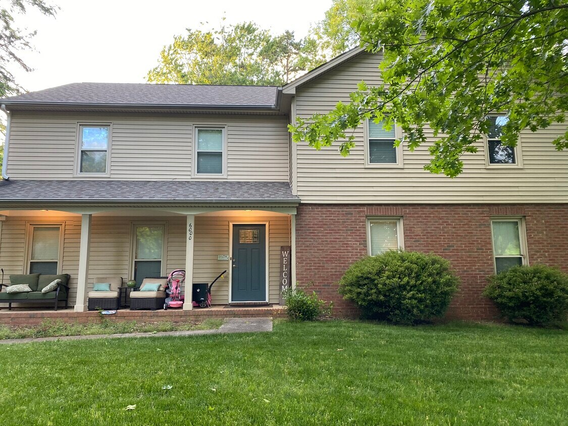 Primary Photo - 6000 Patrick Pl