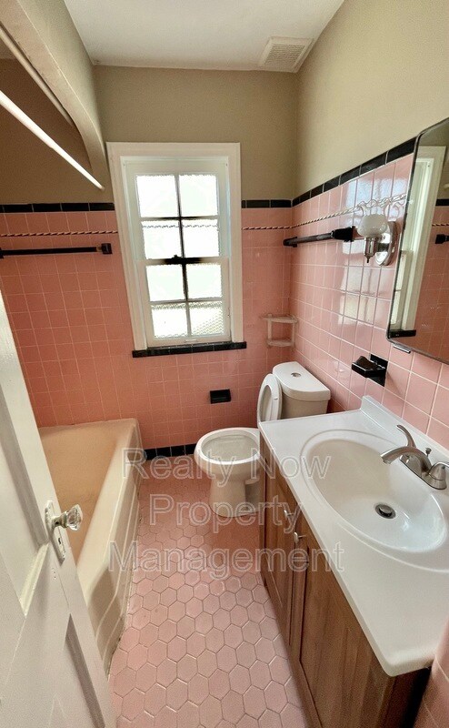 Building Photo - 3638 Lindholm Rd