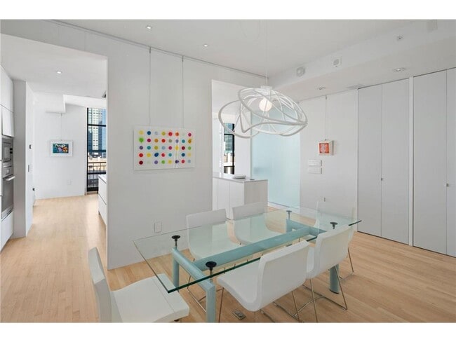 Building Photo - 201 S 11th St