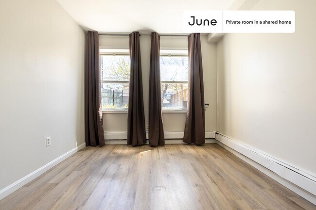 Foto del edificio - Room in Shared 4 bed/3 bath home