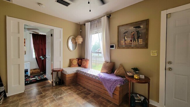 Foto del edificio - 2335 3rd Ave N