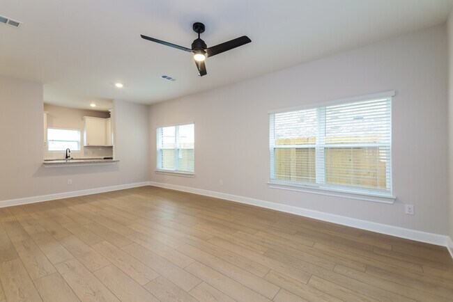 Building Photo - 1221 Ginsburg Ln