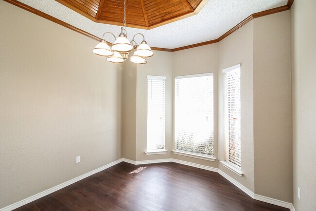 Building Photo - 849 Woodridge Cir