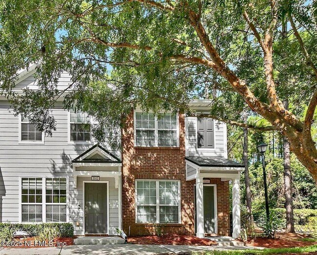 Foto del edificio - 3502 Summerlin Ln N