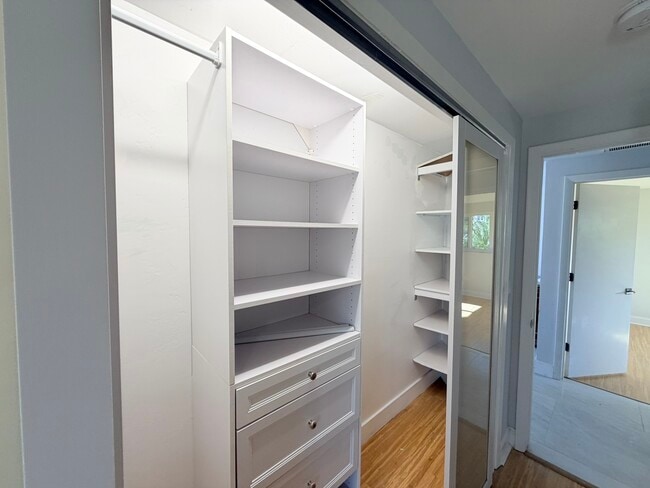 Building Photo - 537 Outrigger Ln