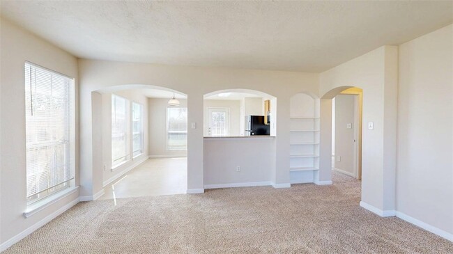 Building Photo - 4140 McFarland Dr
