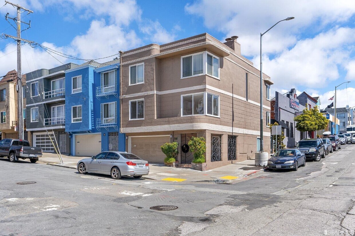 Primary Photo - 2394 29th Ave