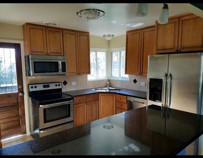 Building Photo - 3670 Kearney St