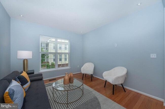 Foto del edificio - 8067 Nicosh Cir Ln