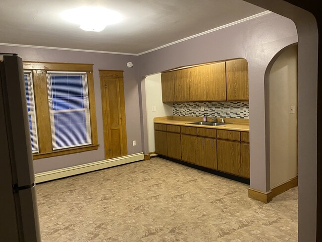 Building Photo - 181 Webber Ave