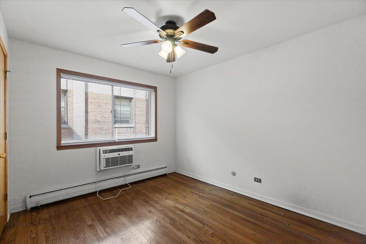 Foto principal - 2 bedroom in Chicago IL 60657