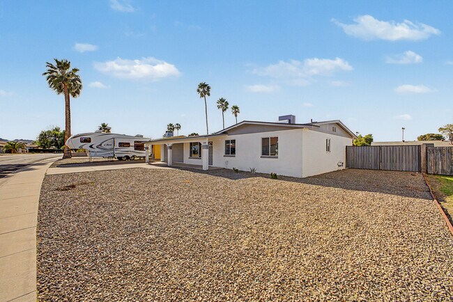 Photo - 3430 E Poinsettia Dr House