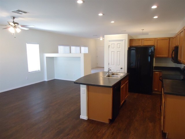 Foto del edificio - 17784 W Paradise Lane