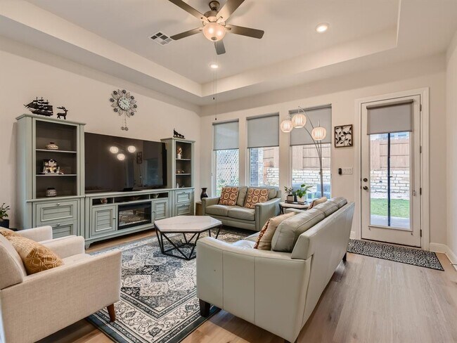 Foto del edificio - 19404 Fernando Trl