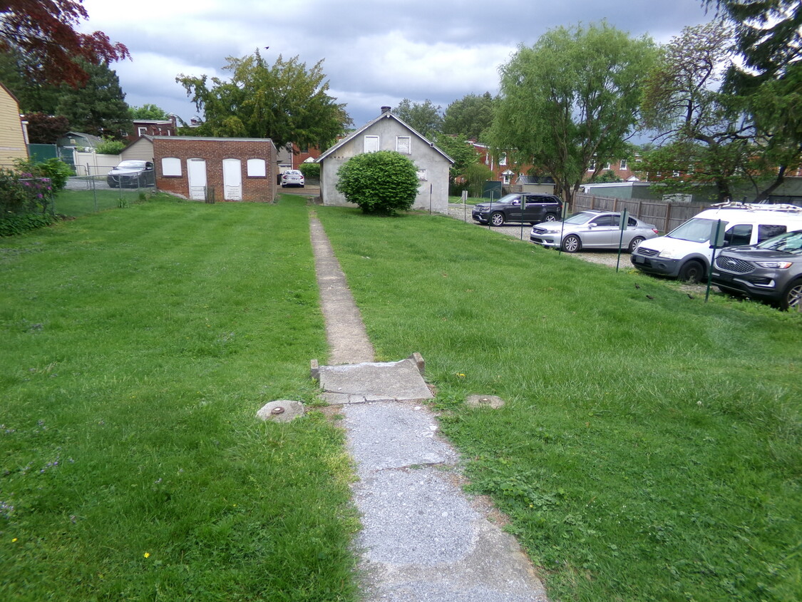 Foto principal - 324 S West End Ave