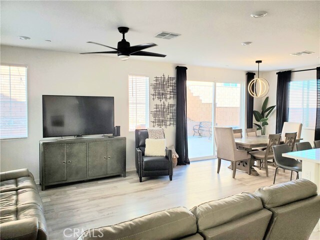 Foto del edificio - 16229 Castello Ln