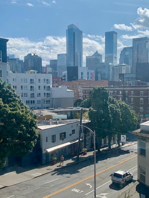 Primary Photo - 1703 Bellevue Ave