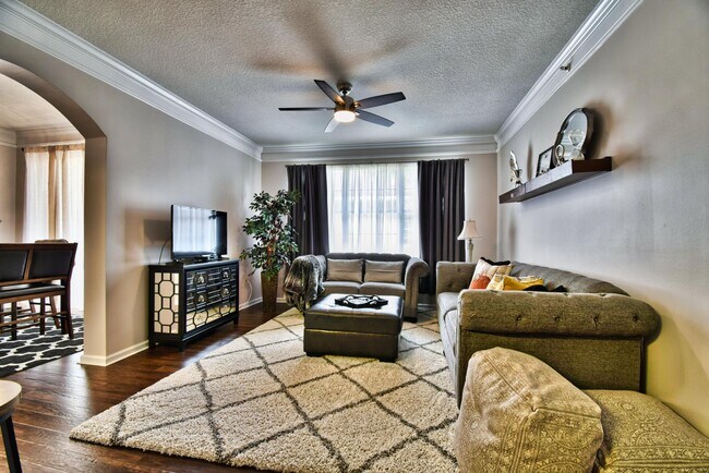 Building Photo - 224 Murcia Dr