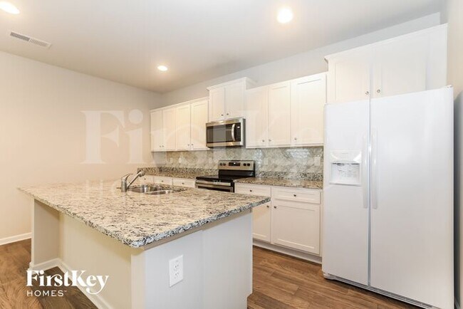 Building Photo - 220 Wellbrook Dr