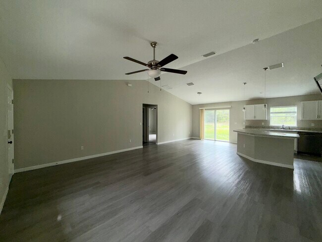 Foto del edificio - 853 Marion Oaks Mnr