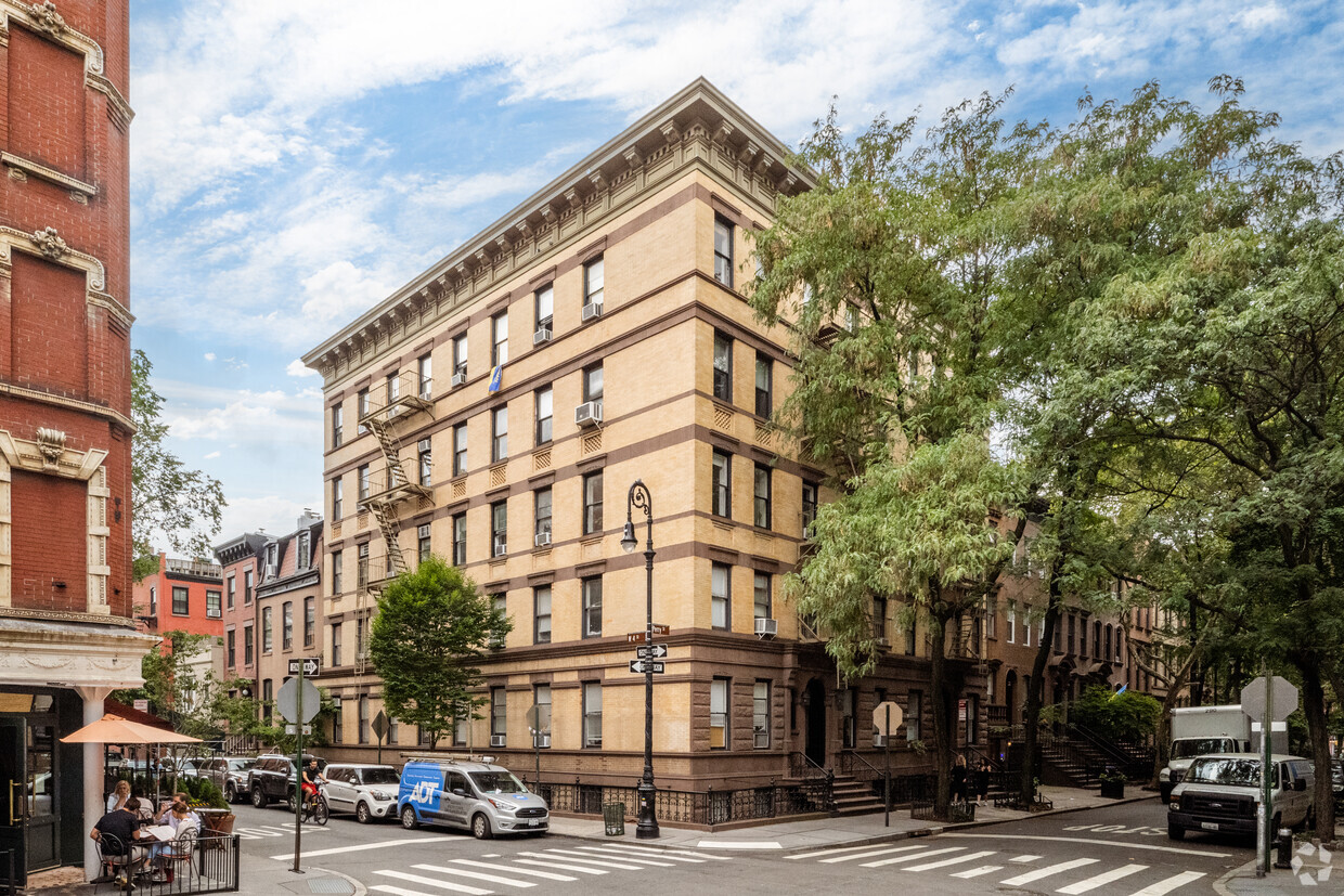 Esquina noreste - West Village Apartments