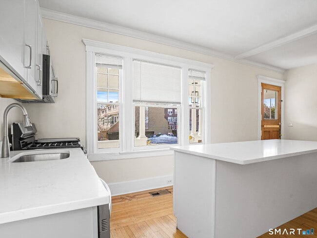 Foto del edificio - 1911 Summer St