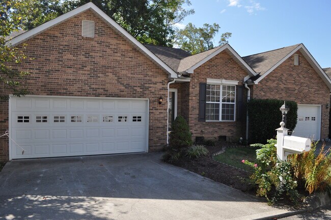 Foto del edificio - 3246 Mountain Spring Way