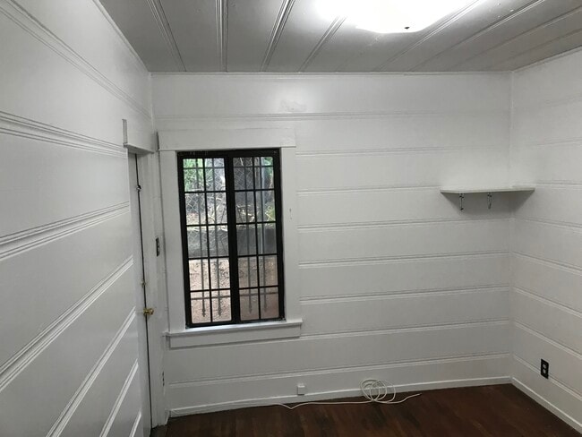 Building Photo - 1449 Silver Lake Blvd