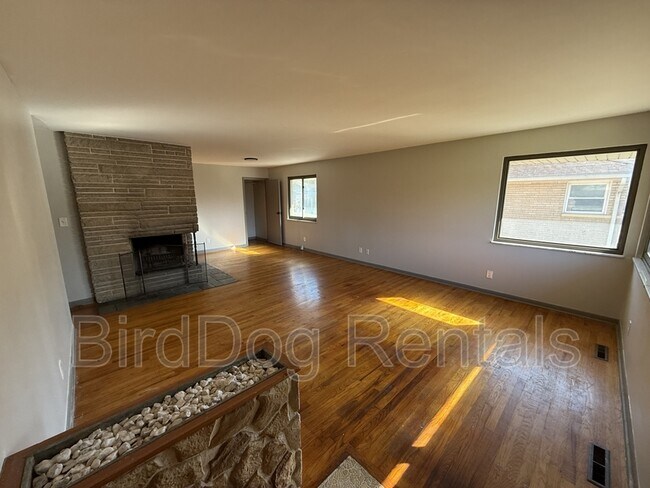 Building Photo - 3772 Dehner Dr