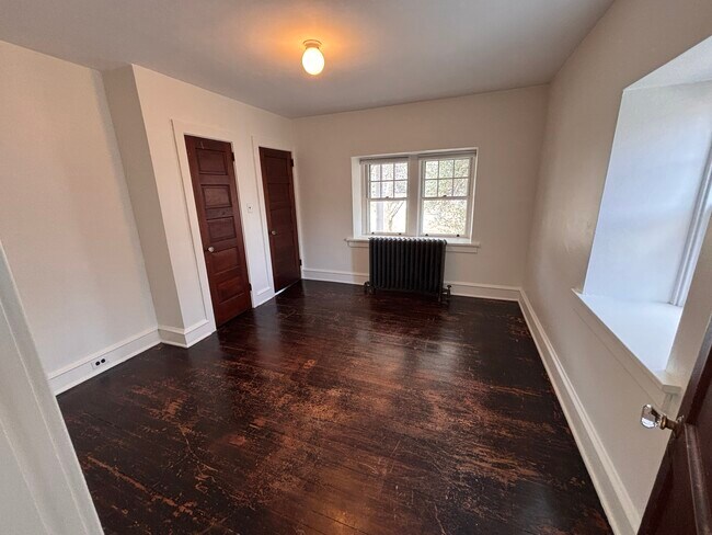 Foto del edificio - 794 Bear Hill Rd