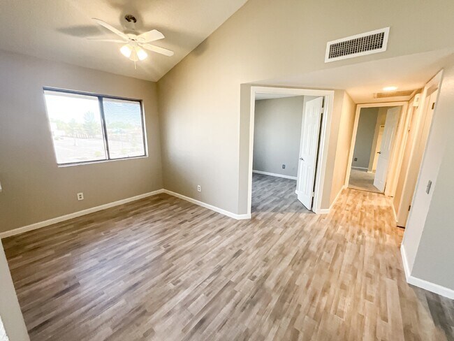 Building Photo - 2035 S Elm St