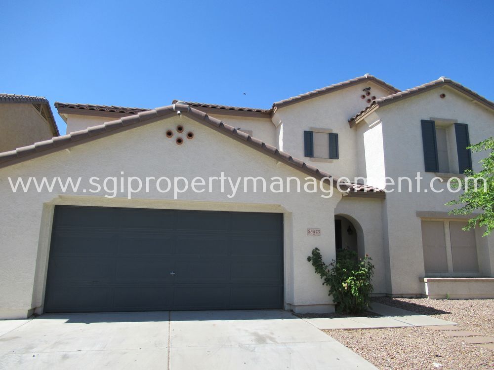 Primary Photo - 5 BEDROOM HOME WITH SOLAR PANELS!