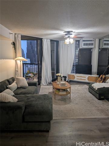 Building Photo - 60 N Beretania St