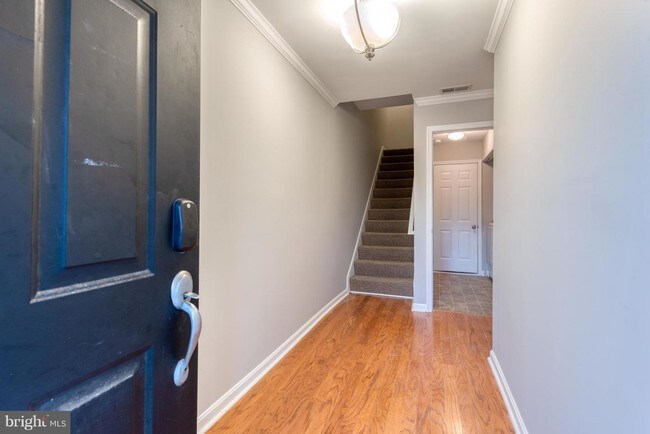 Building Photo - 1000 Oldham St