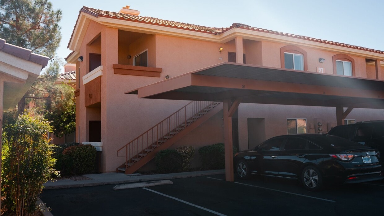 Primary Photo - Charming 2bd 2bth Condo