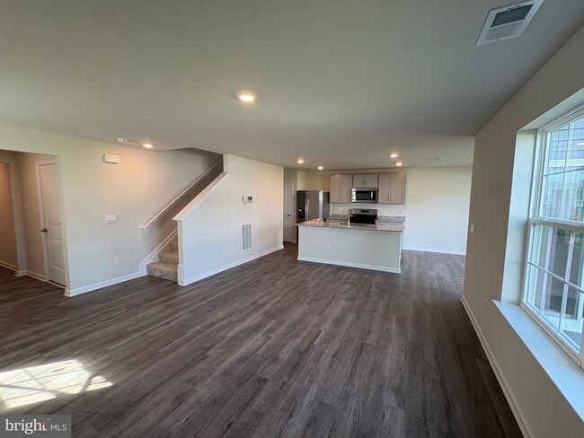 Building Photo - 126 Charing Cross Dr