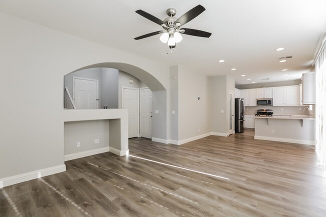 Foto del edificio - 1857 Bayhurst Ave