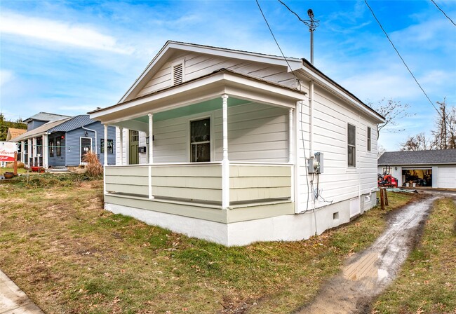 Building Photo - 323 N Highland Ave