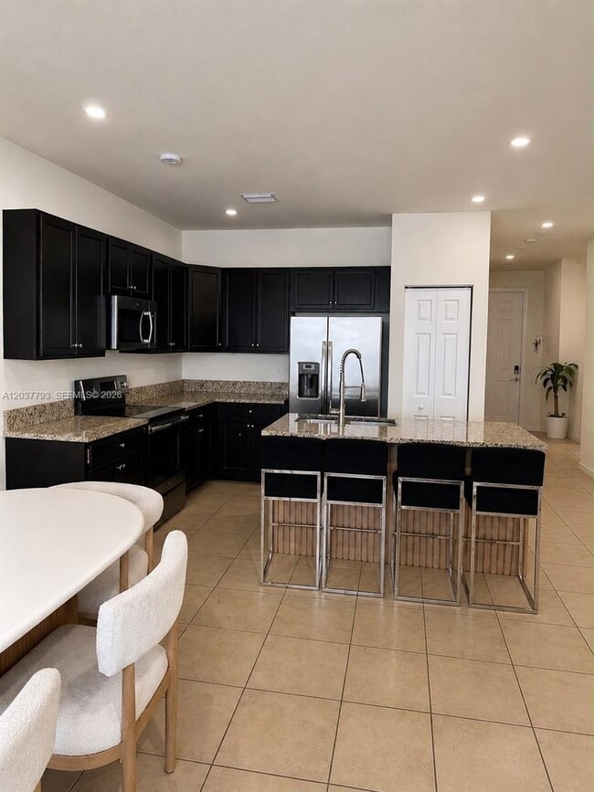 Foto del edificio - 10251 W 32nd Ln