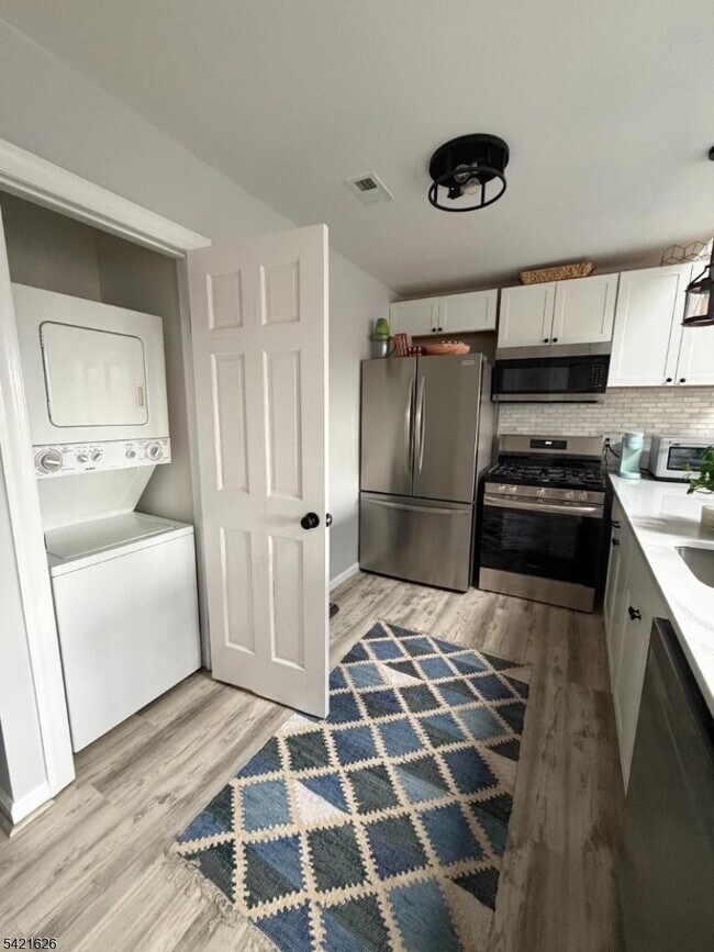 Foto del edificio - 6 Steamboat Dr