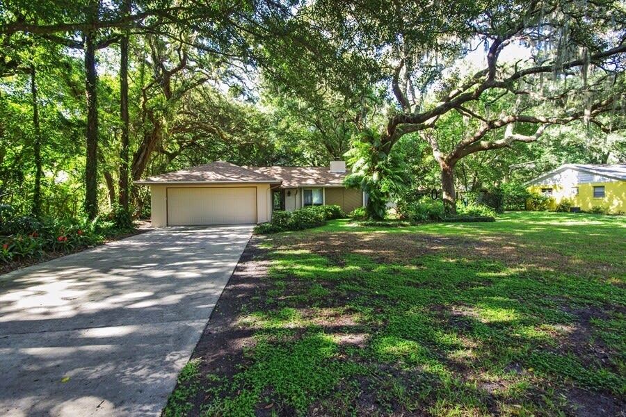 Primary Photo - 2120 Kilmer Ln