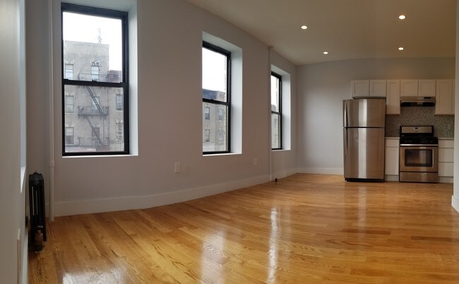 Building Photo - 1351 Saint Johns Pl