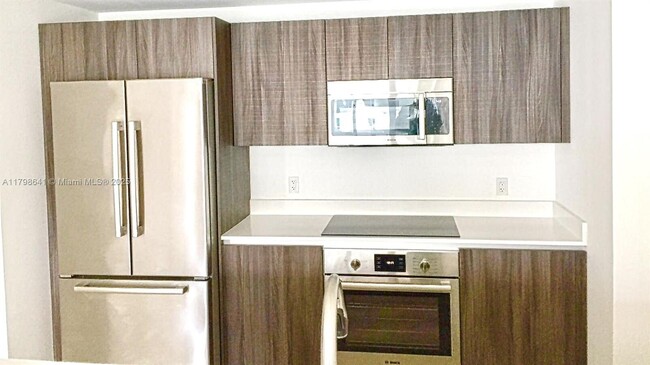 Foto del edificio - 488 NE 18th St